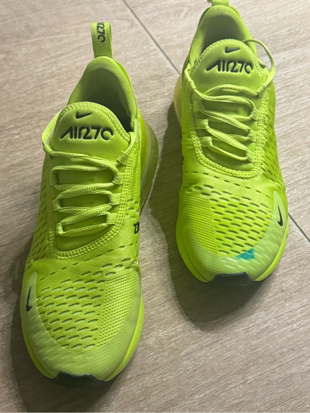 Nike Women’s Air Max 270 Sneakers - Soft neon green